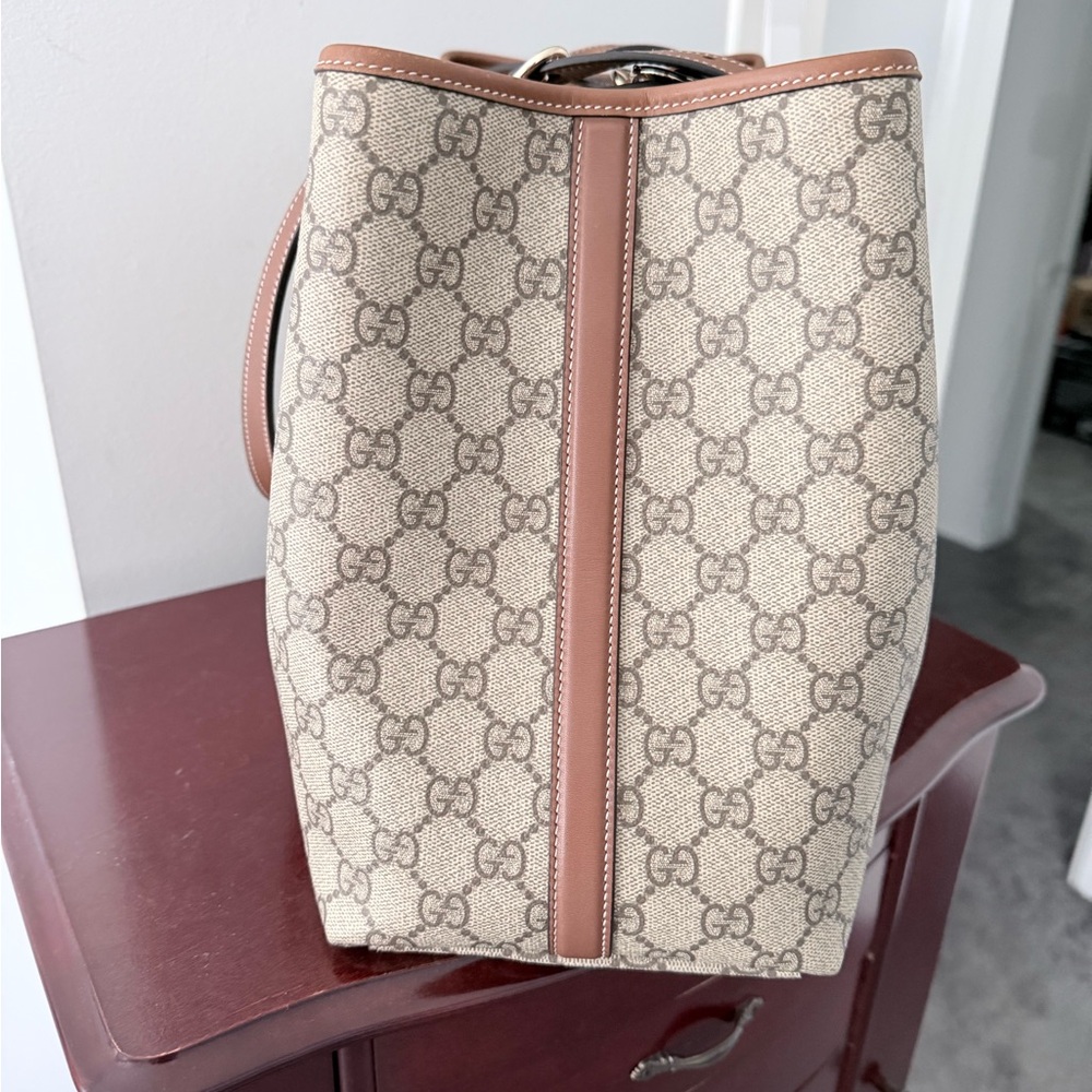 Gucci Tote - Picture 3 of 9